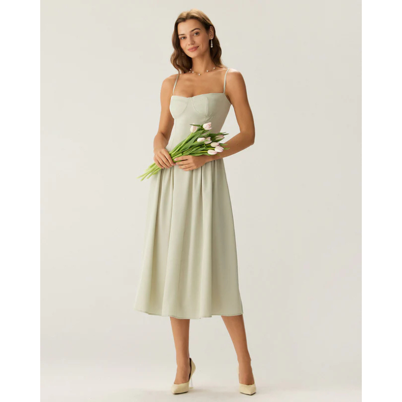 Sofia - Elegant midikjole med firkantet hals