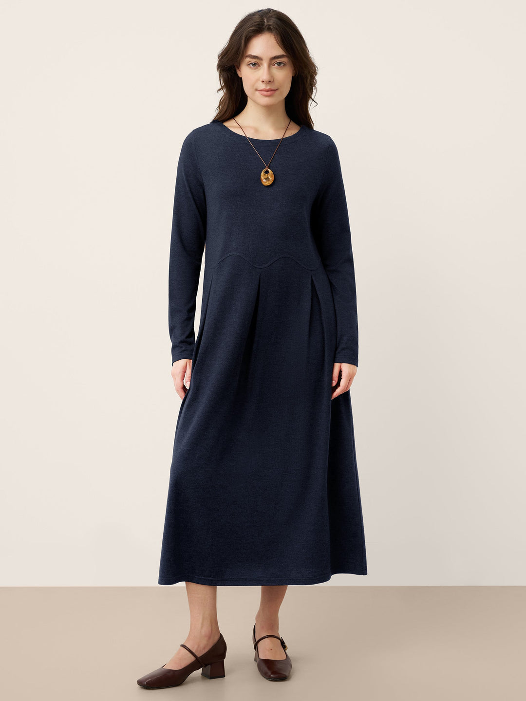 CALISTA - Lang kjole med struktureret design og sidelommer