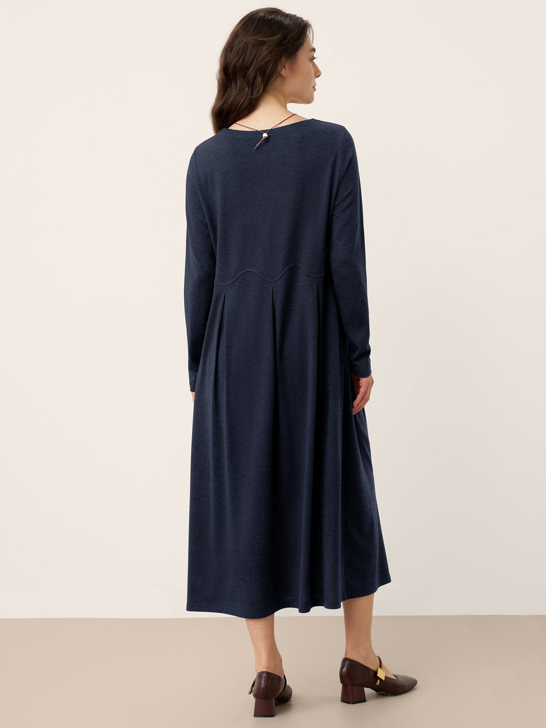 CALISTA - Lang kjole med struktureret design og sidelommer