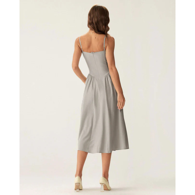 Sofia - Elegant midikjole med firkantet hals