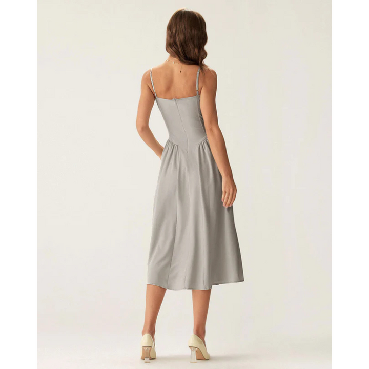 Sofia - Elegant midikjole med firkantet hals