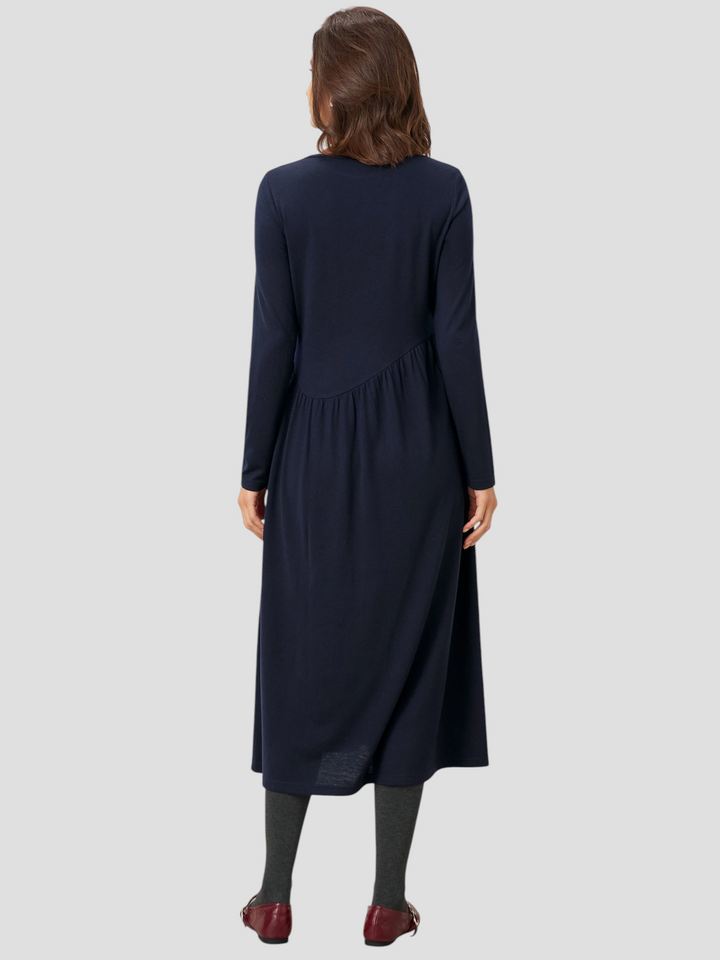 CALLIE - Midi-kjole i marineblå strik med lommer