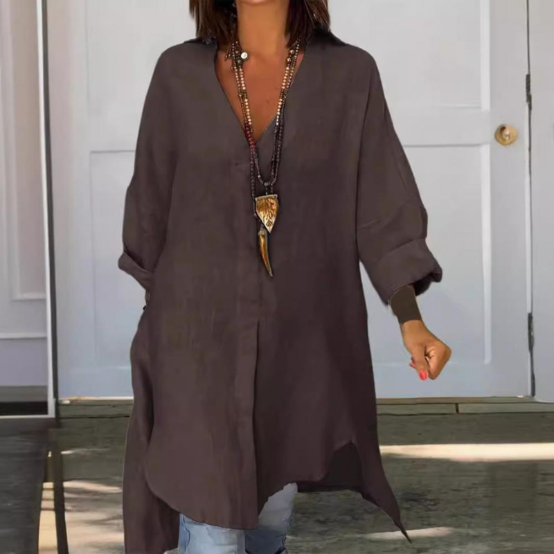 Adnela - Elegant skjorte med V-hals