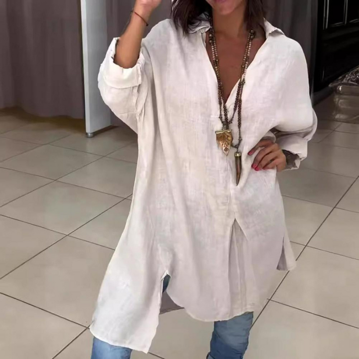 Adnela - Elegant skjorte med V-hals