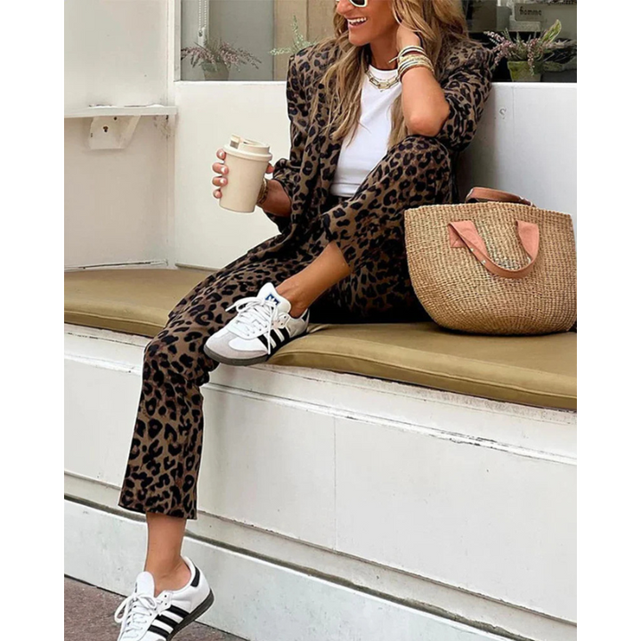 Penelope - Blazer og bukser med leopardmønster