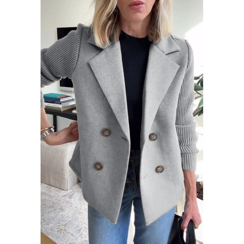 Amora - Elegant blazer med strikkede ærmer